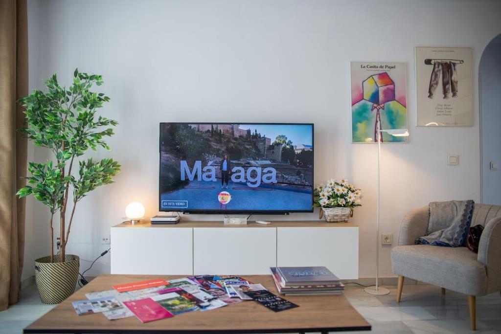 Central And Beautiful Apartment - Free Parking Malaga Exterior photo